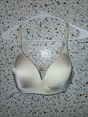 Women's Modern Movements Padded Wireless Bra Size 38C Nude